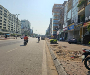 Tuyến đường 'không một bóng cây' tại Hà Nội: Người dân ví như cái 'lòng chảo'
