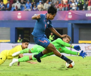 Báo chí Malaysia nói U22 Việt Nam chơi tiểu xảo, hiến kế cho đội nhà giành chiến thắng