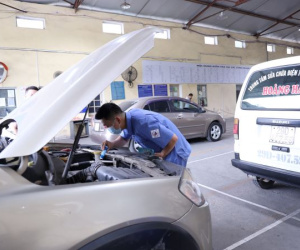 Lãnh đạo các trung tâm đăng kiểm tư vấn chủ xe cách hẹn ngày kiểm định