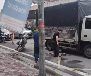 Hà Nội: Tài xế xe ôm tử vong sau va chạm với 2 ô tô, hiện trường gây ám ảnh