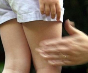 Bật 'phim đen' cho bé gái chăn trâu xem để dụ dỗ, dâm ô