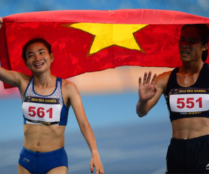 Video: Siêu nhân Nguyễn Thị Oanh làm điều bất ngờ sau khi lập hat-trick HCV SEA Games 32