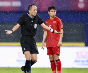Tranh cãi trọng tài cho U22 Việt Nam hưởng quả phạt đền không đúng luật mới của FIFA