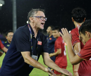Ông Troussier sẽ tính khác khi biết U22 Thái Lan liên tiếp nhận tin xấu