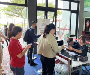 Cổ động viên Việt Nam khó tìm vé bán kết bóng đá
