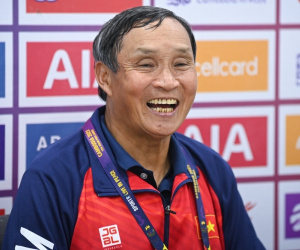 HLV Mai Đức Chung nói điều bất ngờ khi ĐT nữ Việt Nam vào chung kết SEA Games 32