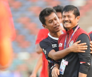 HLV tuyển U22 Indonesia đáp trả báo chí nước nhà: 'Ngại gặp Việt Nam thì sang hành tinh khác'