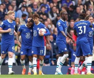 Sterling lập cú đúp, Chelsea vẫn bị Nottingham cầm hoà
