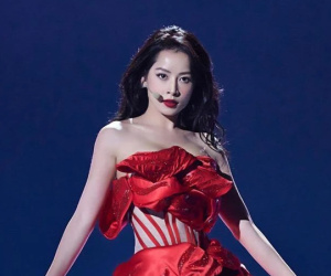 Hội có thù với hát live: Khán giả vùi dập Chi Pu nhưng 'làm lơ' Hoàng Thùy Linh, Amee?