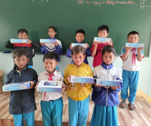 Nghịch lý cấp máy tính bảng phục vụ học nhưng trẻ mê chơi, không đến trường