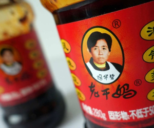 Nữ tỷ phú làm giàu từ chiếc xe đẩy bán ớt chưng