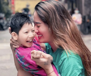 Diễn viên Minh Cúc: 'Tôi sốc khi cầm trên tay kết quả con bị bại não'