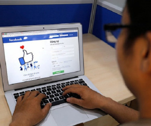 Facebook xin lỗi về sự cố tự động kết bạn khi xem 'tường' người lạ
