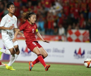 Video: Huỳnh Như ghi bàn thắng đầu tiên của trận chung kết bóng đá nữ SEA Games 32
