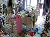 Thêm một vụ kẻ gian đột nhập đòi hiếp dâm chủ nhà, kinh hoàng những giây phút nạn nhân vùng vẫy ngay bên cạnh con trẻ