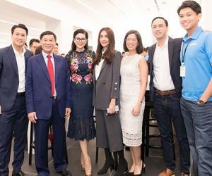 Đại gia Việt 2 đời vợ, cưới nữ tiếp viên hàng không và 8 người con toàn tài, nhan sắc 'cực phẩm'