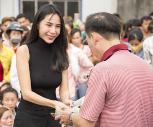 Thủy Tiên bất ngờ lên tiếng về clip đếm thiếu tiền từ thiện từng gây xôn xao MXH: 'Tiên cũng là con người bình thường không tránh khỏi nhầm lẫn, bà con nào thiếu đều ở lại và được Tiên phát bù'