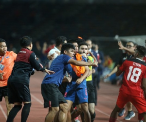 Hỗn chiến chung kết Thái Lan và Indoneisa, báo chí khu vực nói gì?