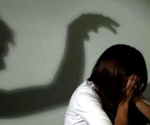 Thầy giáo dạy sử dụ dỗ, đưa nữ sinh lớp 7 vào nhà nghỉ