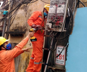 Chớm cao điểm nắng nóng, nhiều hộ dân ở Hà Nội đã bị mất điện