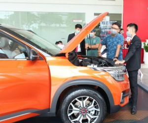 Lượng tiêu thụ ôtô tại thị trường Việt Nam đang 'lao dốc'