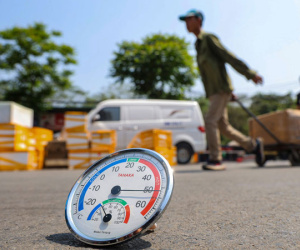 Thời tiết Hà Nội 18/5: Nắng gắt không một gợn mây, nóng nhất 40 độ