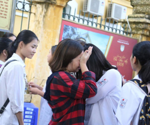 Tỷ lệ chọi lớp 10: Phụ huynh choáng vì ‘nơi tưởng an toàn lại thành nguy hiểm’
