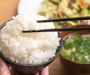Vì sao có người ăn 'cả thế giới' vẫn gầy, có người uống nước cũng mập?