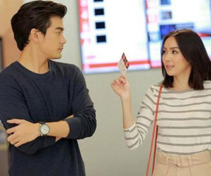 Mắng vợ 'nuôi ong tay áo' vì biếu tiền nhà ngoại nhưng vừa nhìn cuốn sổ tôi đưa, anh nín lặng