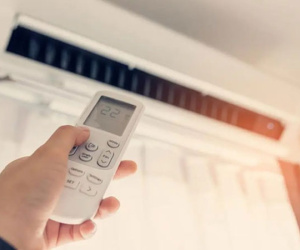 Chuyên gia lý giải vì sao đi nắng về ngồi điều hòa lại dễ đột quỵ?