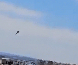 Clip: Khoảnh khắc tiêm kích F-18 Tây Ban Nha lao xuống đất rồi phát nổ