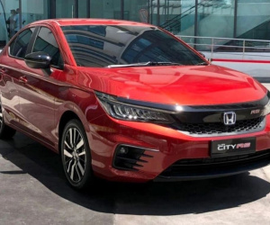 Loạt xe sedan giảm giá sâu, có mẫu chỉ còn hơn 300 triệu đồng