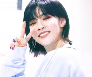 Nữ thần tượng tiết lộ cuộc sống như 'ngục tù' ở showbiz Hàn