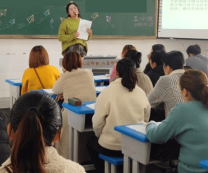 Xấu hổ khi đi họp phụ huynh cho con bị cô giáo gọi tên 'phụ huynh của học sinh kém nhất lớp'