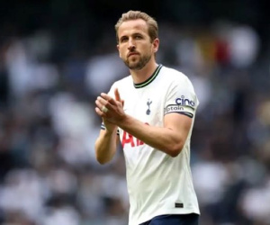 Từ chối MU, Tottenham chào bán Kane cho Real