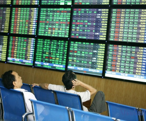 Thấy gì khi khối ngoại bán ròng 2.300 tỷ đồng trong tuần qua?