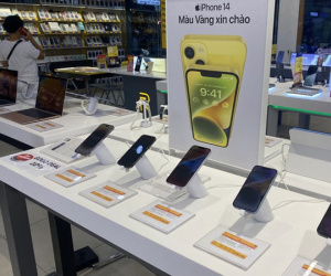 Tín đồ 'nhà táo' thất vọng vì giá bán trên cửa hàng Apple Việt Nam quá cao