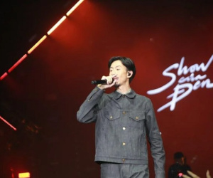 Vượt hàng nghìn cây số, bỏ tiền triệu mua vé VIP, khán giả nói gì sau liveshow của Đen Vâu?