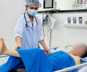 Dồn dập đột quỵ, các bác sĩ nỗ lực 'còn nước còn tát'
