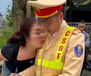 Người phụ nữ đòi 'hôn CSGT đến chết' ở Thanh Hoá lĩnh 20 tháng tù