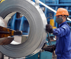 Giảm 8 lần liên tiếp, giá thép về dưới 15 triệu đồng/tấn