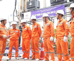 Tổng công ty Điện lực Hà Nội nói gì về việc nhiều nơi bị cắt điện giữa ngày nắng nóng?