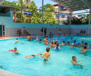 Tắm bể bơi mùa nắng nóng, cần đặc biệt lưu ý những điều này kẻo mắc 'tỷ bệnh' nguy hiểm