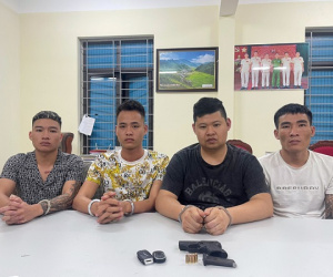 Bắt 4 đối tượng nghi vấn cùng khẩu súng đạn đã lên nòng