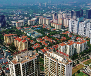 Một cổ phiếu tăng vọt hơn 400%, bất động sản 'dậy sóng'
