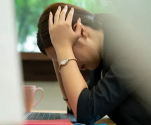 Chán người chồng keo kiệt, tôi muốn ly hôn nhưng bố mẹ phản đối