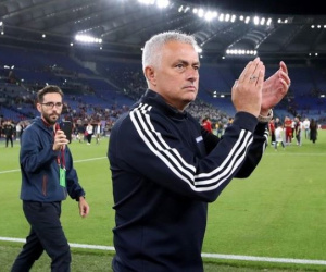 HLV Mourinho ra dấu hiệu với CĐV AS Roma: ‘Tôi ở lại’