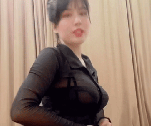 Linh Miu cởi váy show hình xăm chứng thực bị hại, là do mặc hở nhiều nên bị cắt ghép?