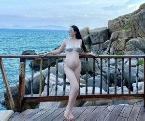 'Cô dâu 200 cây vàng Nam Định' mang thai lần 3, bụng vượt mặt vẫn mặc bikini bé xíu, khoe body nóng bỏng
