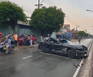 'Xế hộp' tông hàng loạt xe máy, hất văng người đi đường lên vỉa hè: Tài xế có nồng độ cồn, 1 người chết não